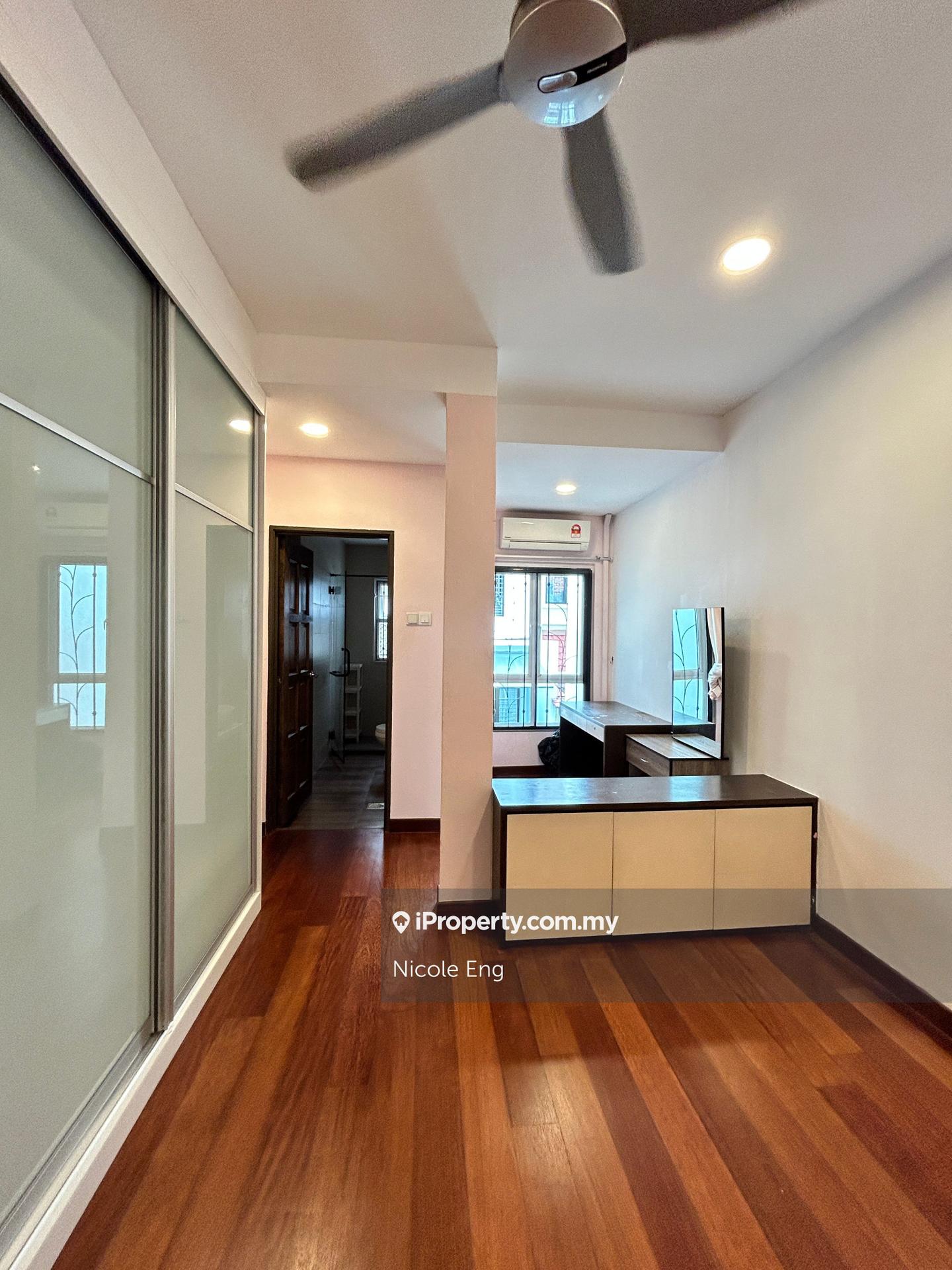 Rumah Berangkai 2 Tingkat untuk Disewa di Kota Kemuning, Shah Alam oleh Nicole Eng - iProperty.com.my