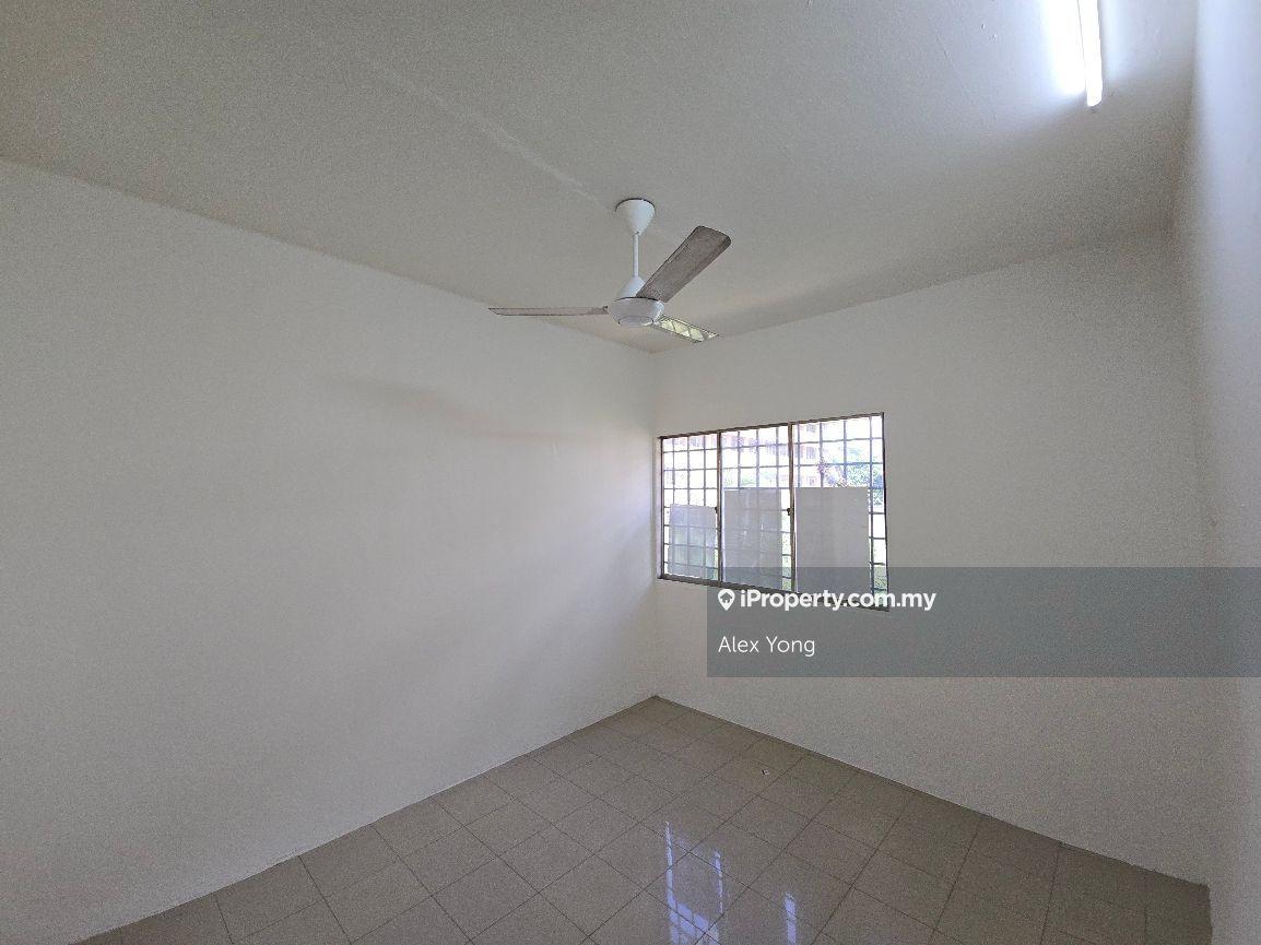 Rumah Pangsa untuk Disewa di Taman Sri Endah Flat oleh Alex Yong - iProperty.com.my