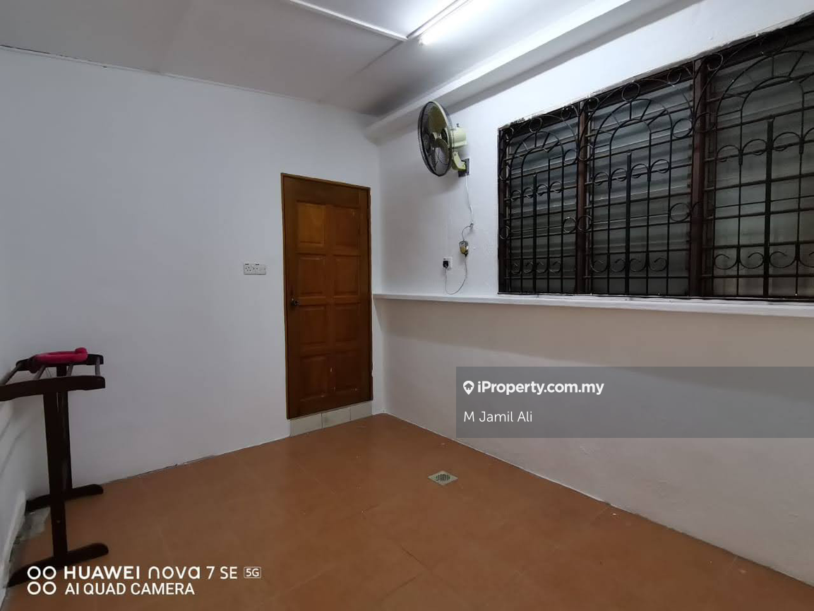 Bungalow House for Sale in Kampung Melayu, Kluang by M Jamil Ali - iProperty.com.my