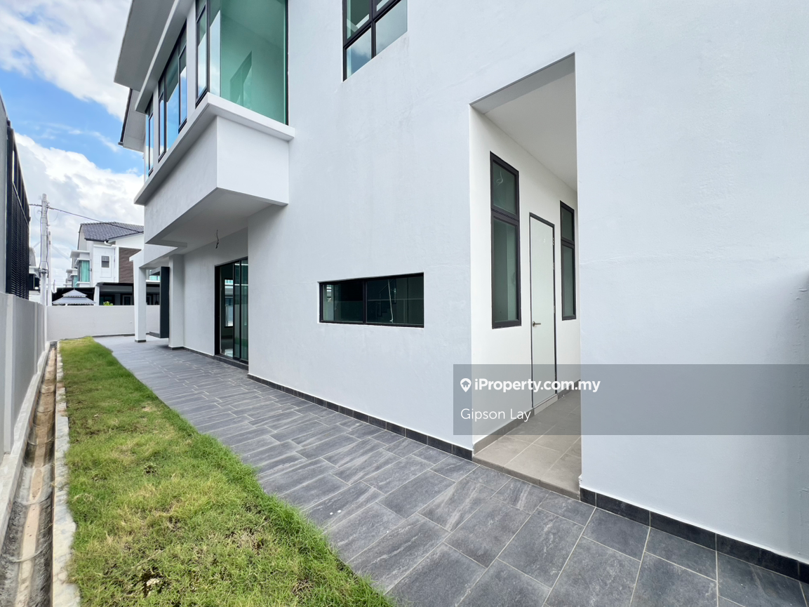 Rumah Berangkai 2 Tingkat untuk Dijual di Taman Tasik Indah, Kluang oleh Gipson Lay - iProperty.com.my