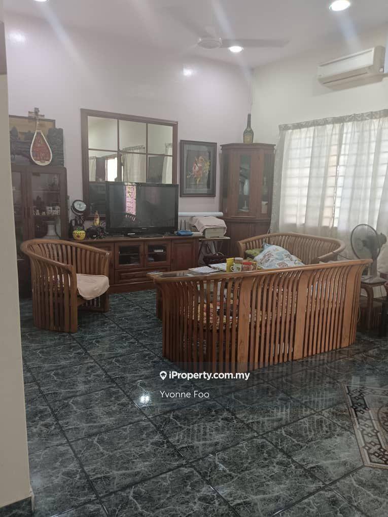 Banglo untuk Dijual di Bungalow Lot with 9800 sf land area, Petaling Jaya oleh Yvonne Foo - iProperty.com.my
