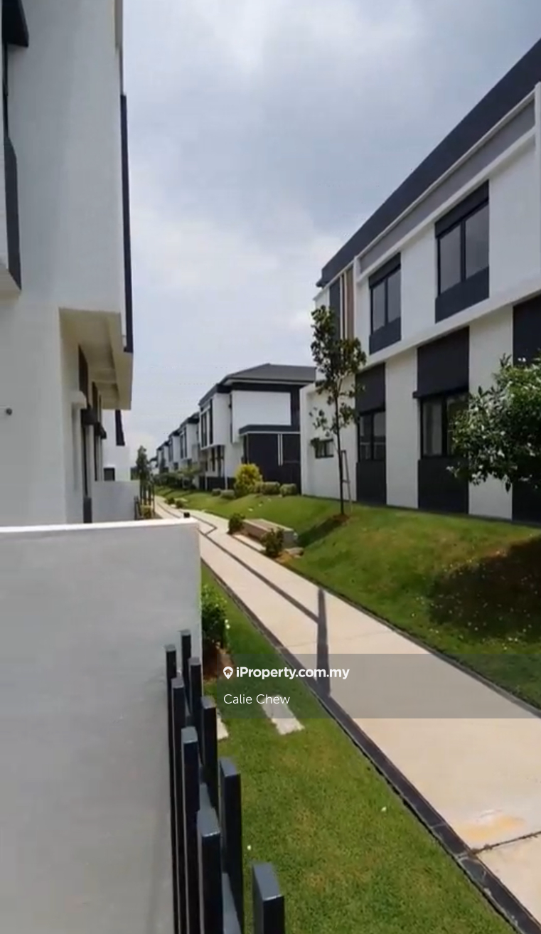 Rumah Berkembar untuk Dijual di Eco Ardence, Setia Alam oleh Calie Chew - iProperty.com.my