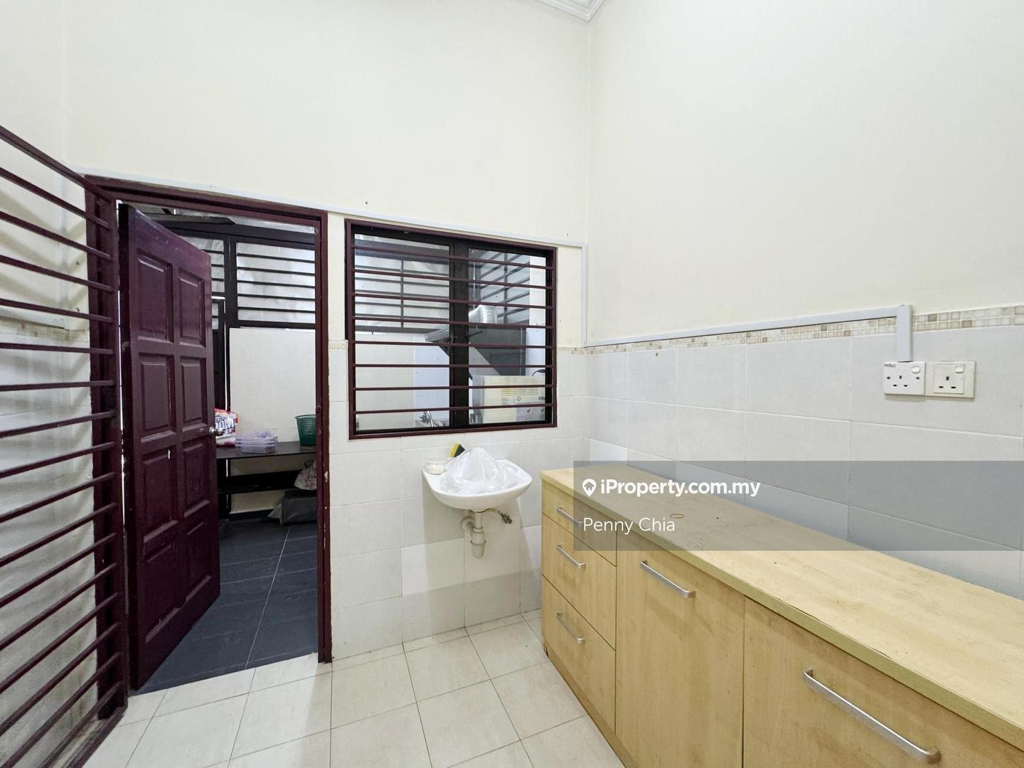 Rumah Berangkai 2 Tingkat untuk Dijual di Kota Bayuemas, Klang oleh Penny Chia - iProperty.com.my