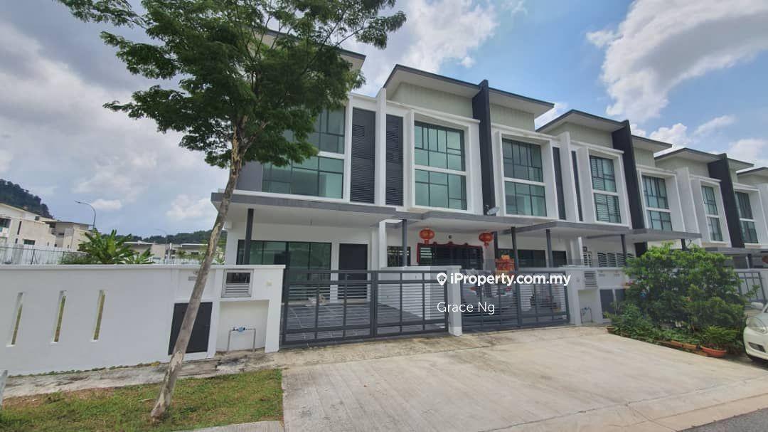 Rumah Berangkai 3 Tingkat untuk Dijual di Saujana Utama, Puncak Alam oleh Grace Ng - iProperty.com.my