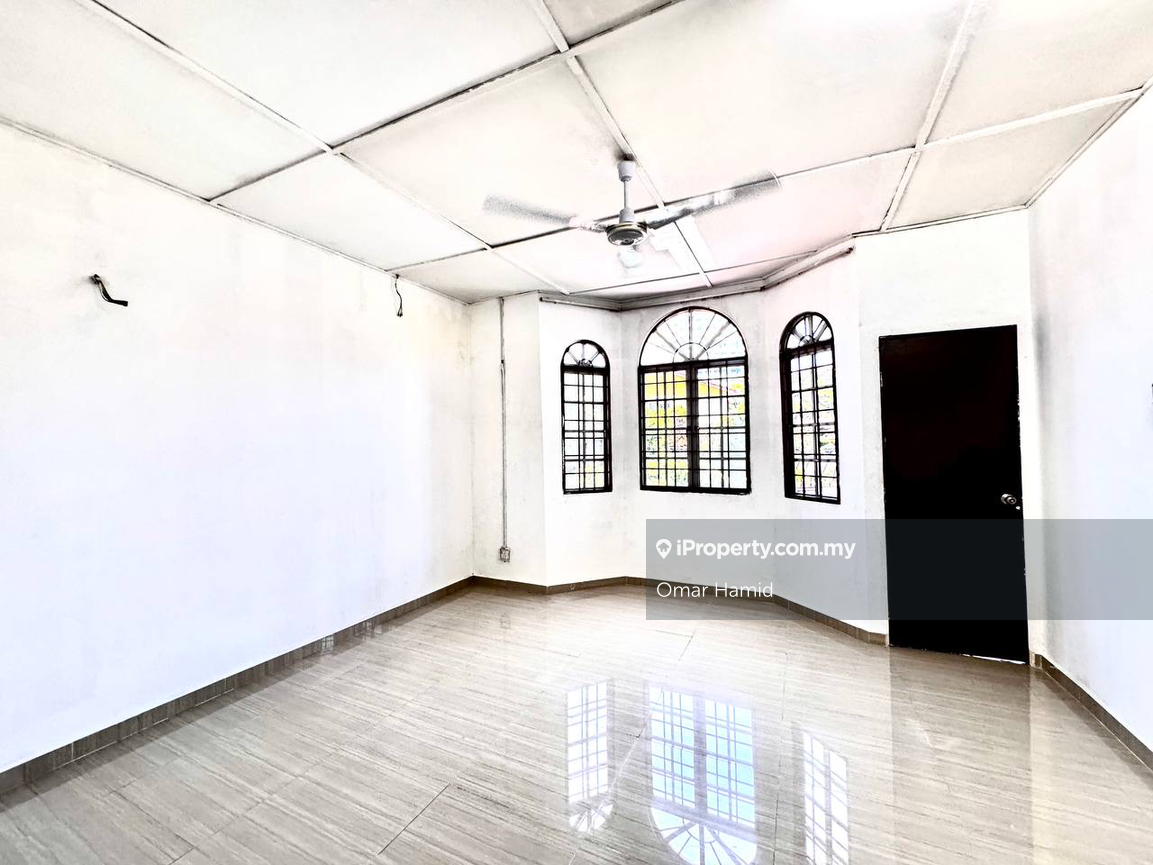 Rumah Berangkai 2 Tingkat untuk Dijual di Taman Bukit Kajang Baru, Kajang oleh Omar Hamid - iProperty.com.my