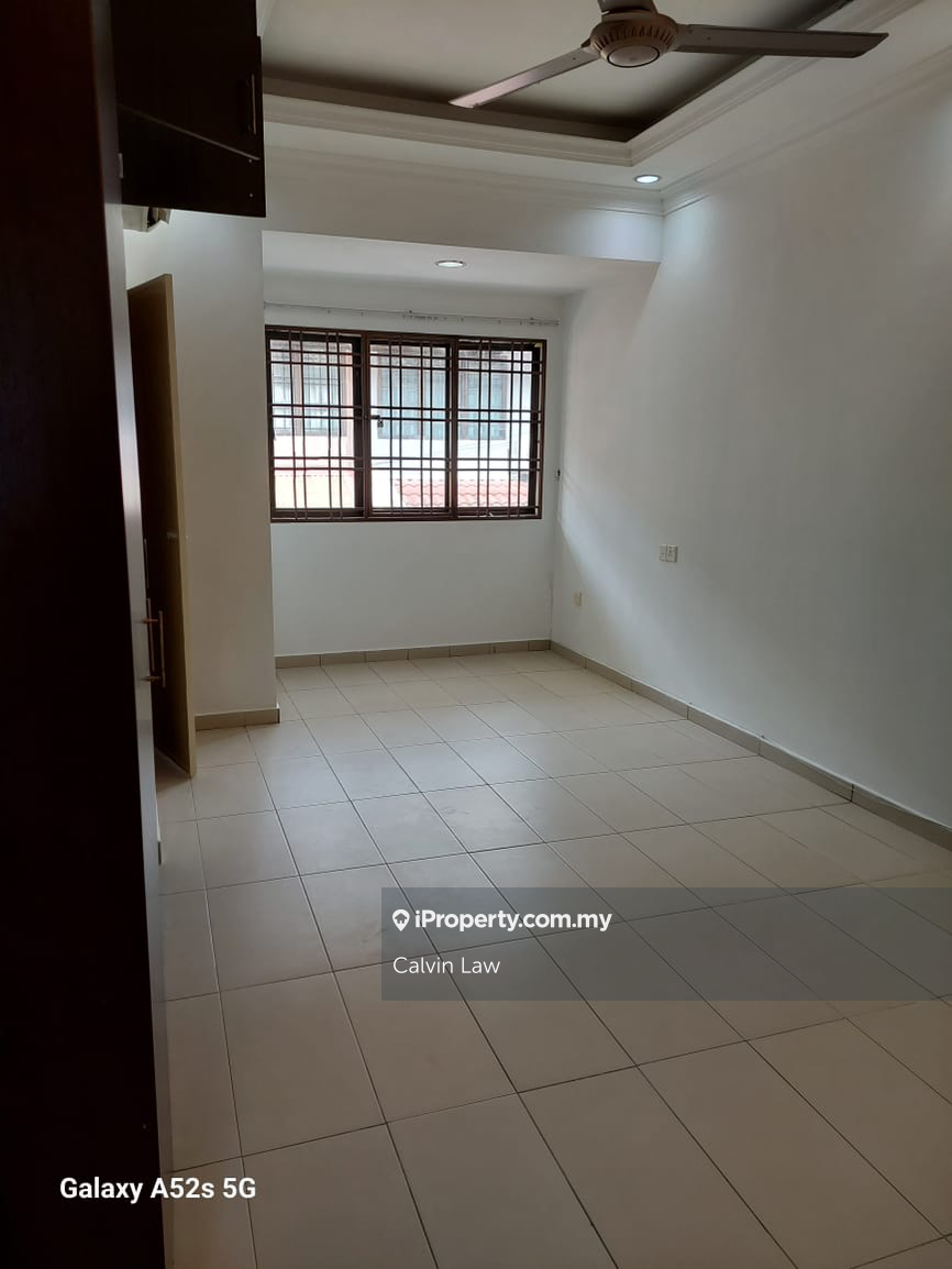 Rumah Berangkai 2.5 Tingkat untuk Dijual di Bandar Utama 6, Bandar Utama oleh Calvin Law - iProperty.com.my