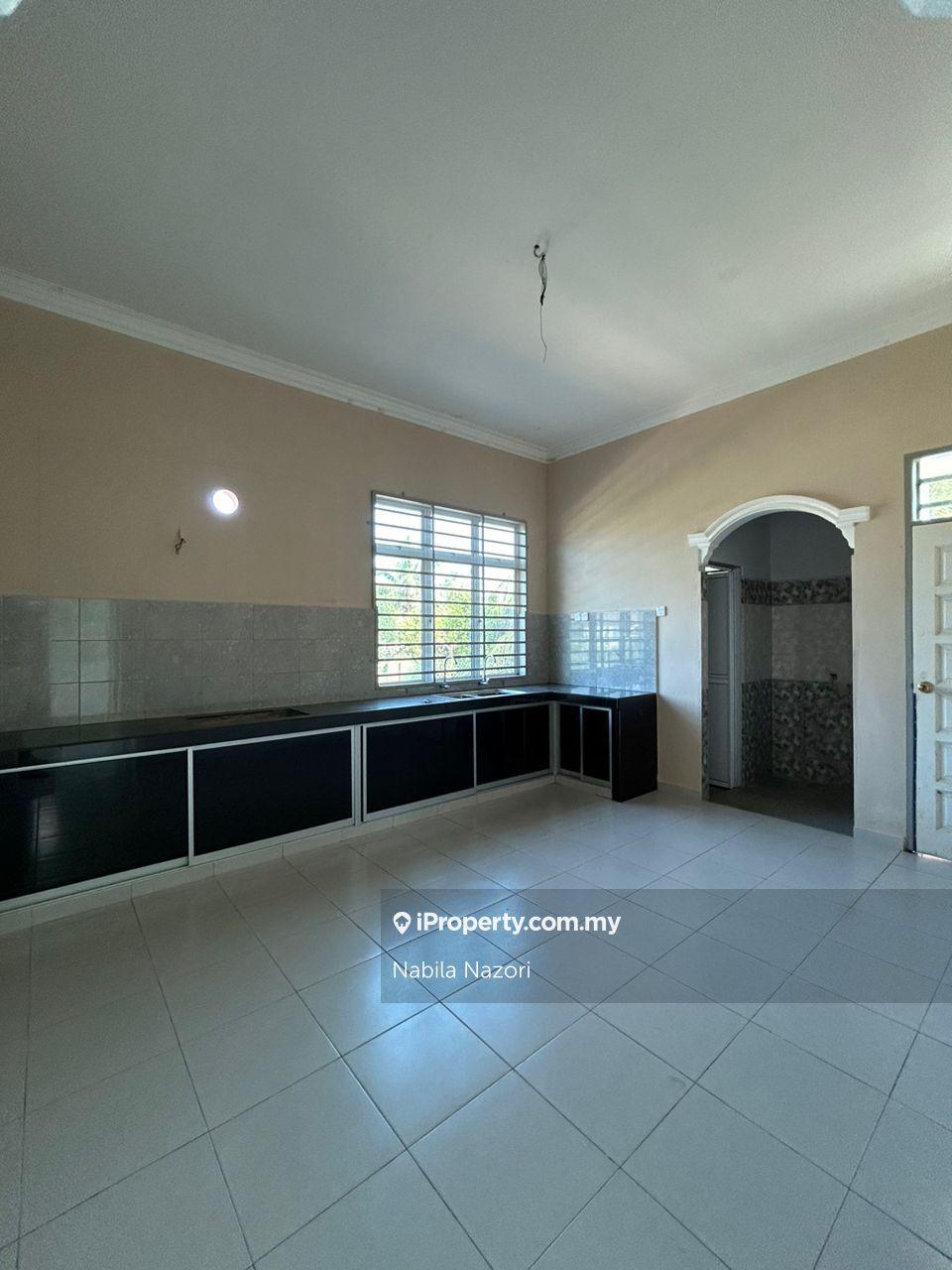 Banglo untuk Dijual di Pasir Genda, Tanah Merah oleh Nabila Nazori - iProperty.com.my
