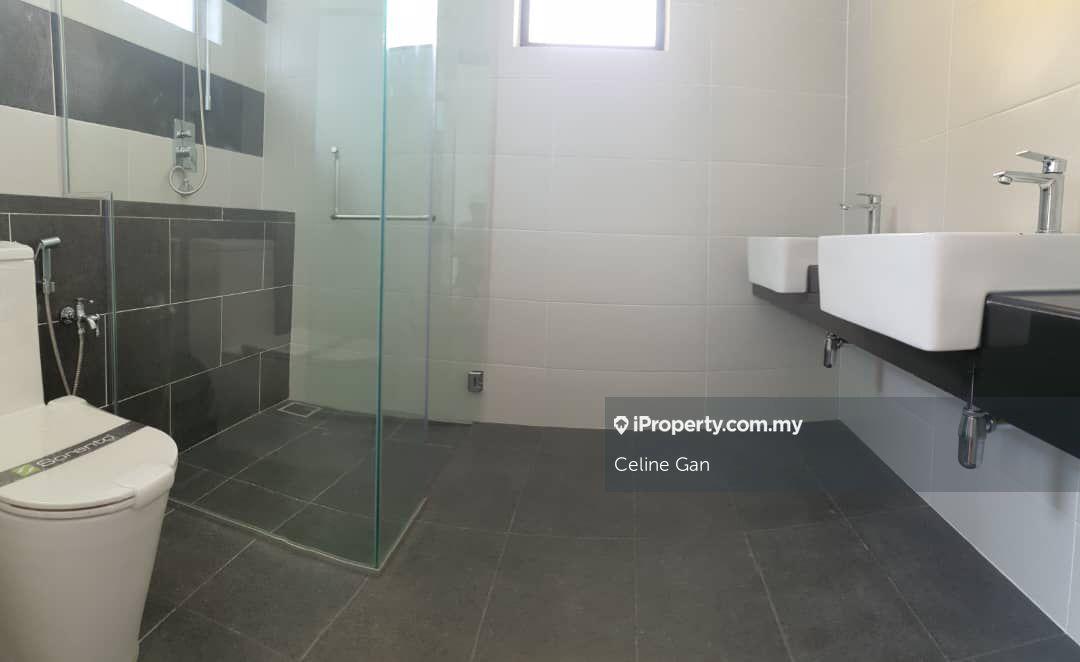 Rumah Berkembar untuk Dijual di Setia Utama 4, Bywater Doshia Semi-D, Setia Alam oleh Celine Gan - iProperty.com.my