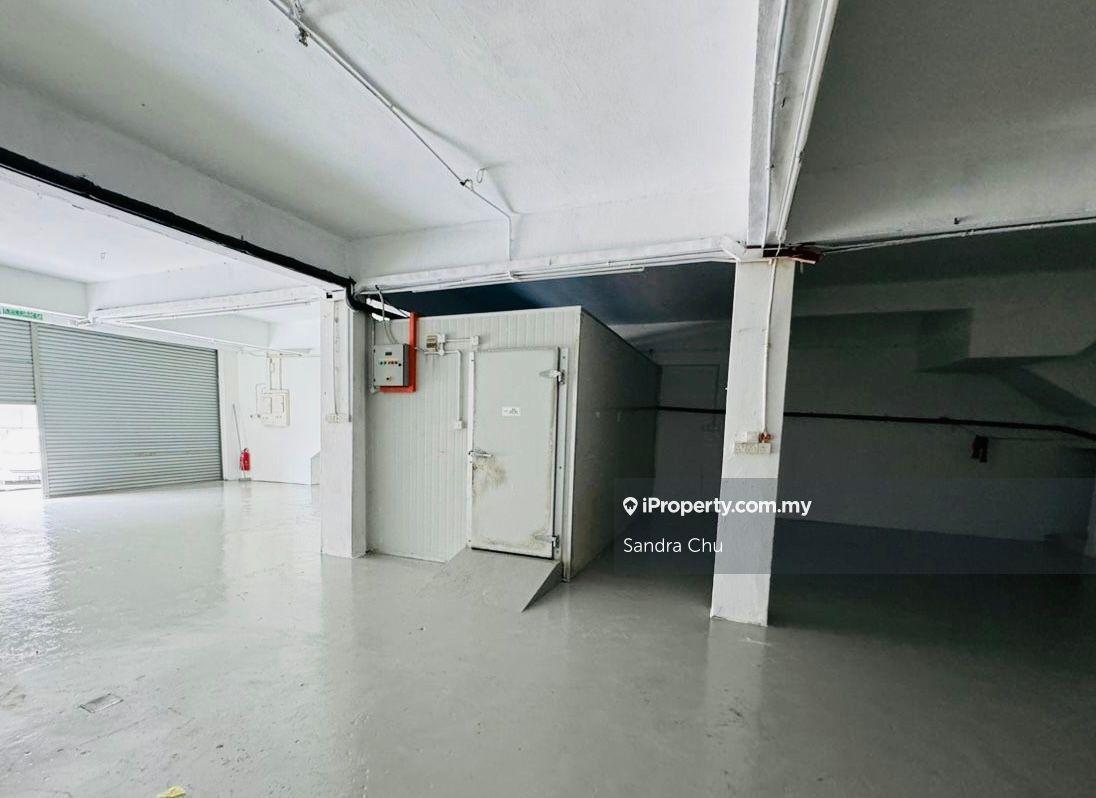 Shop for Rent in Bandar Bukit Tinggi, Klang by Sandra Chu - iProperty.com.my