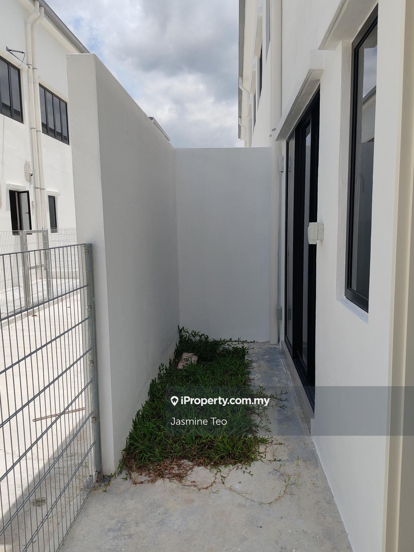 Rumah Berangkai 2 Tingkat untuk Dijual di Setia Indah 9, Setia Alam oleh Jasmine Teo - iProperty.com.my