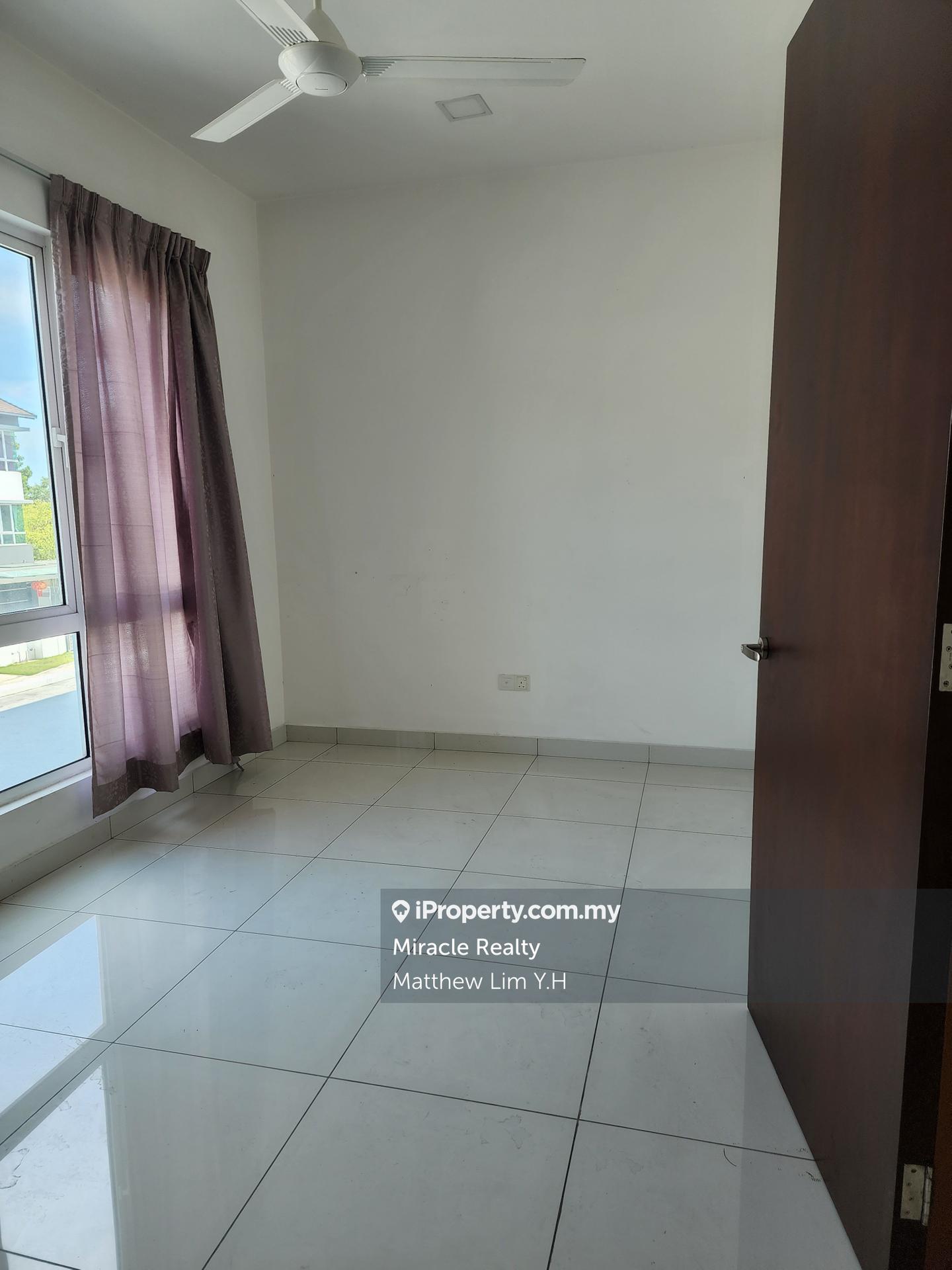 Rumah Berkembar untuk Dijual di Ambang Botanic, Klang oleh Matthew Lim Y.H - iProperty.com.my