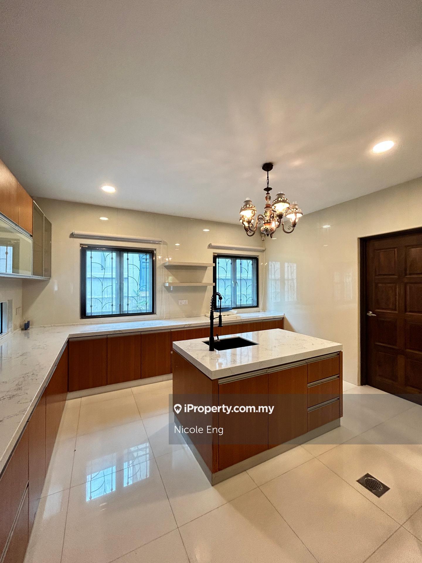 Rumah Berangkai 2 Tingkat untuk Disewa di Kota Kemuning, Shah Alam oleh Nicole Eng - iProperty.com.my