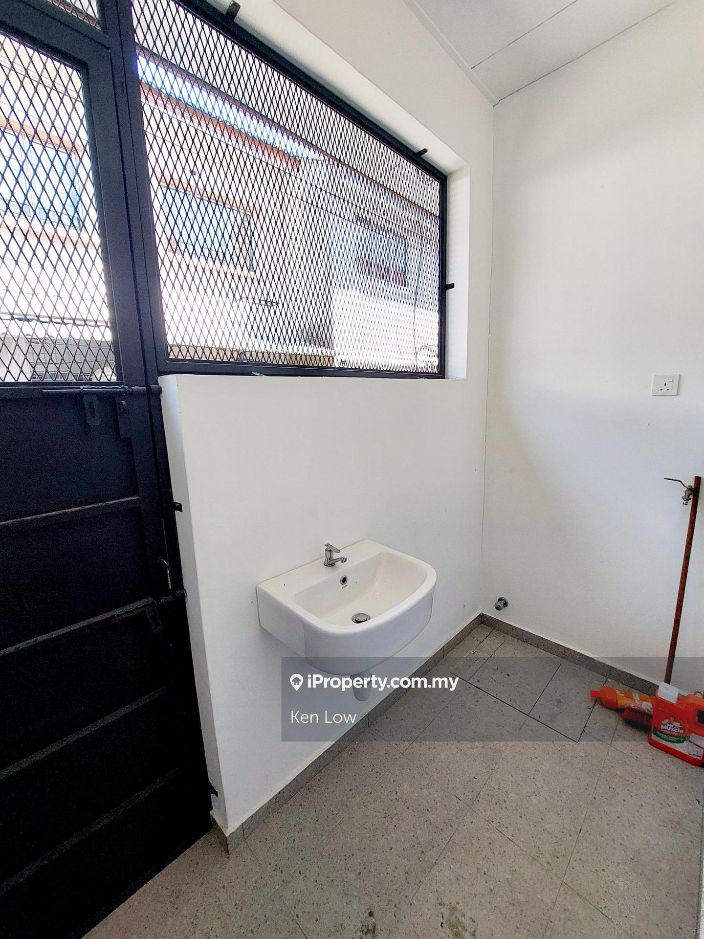 Rumah Berangkai 2 Tingkat untuk Dijual di Kajang Prima, Kajang oleh Ken Low - iProperty.com.my