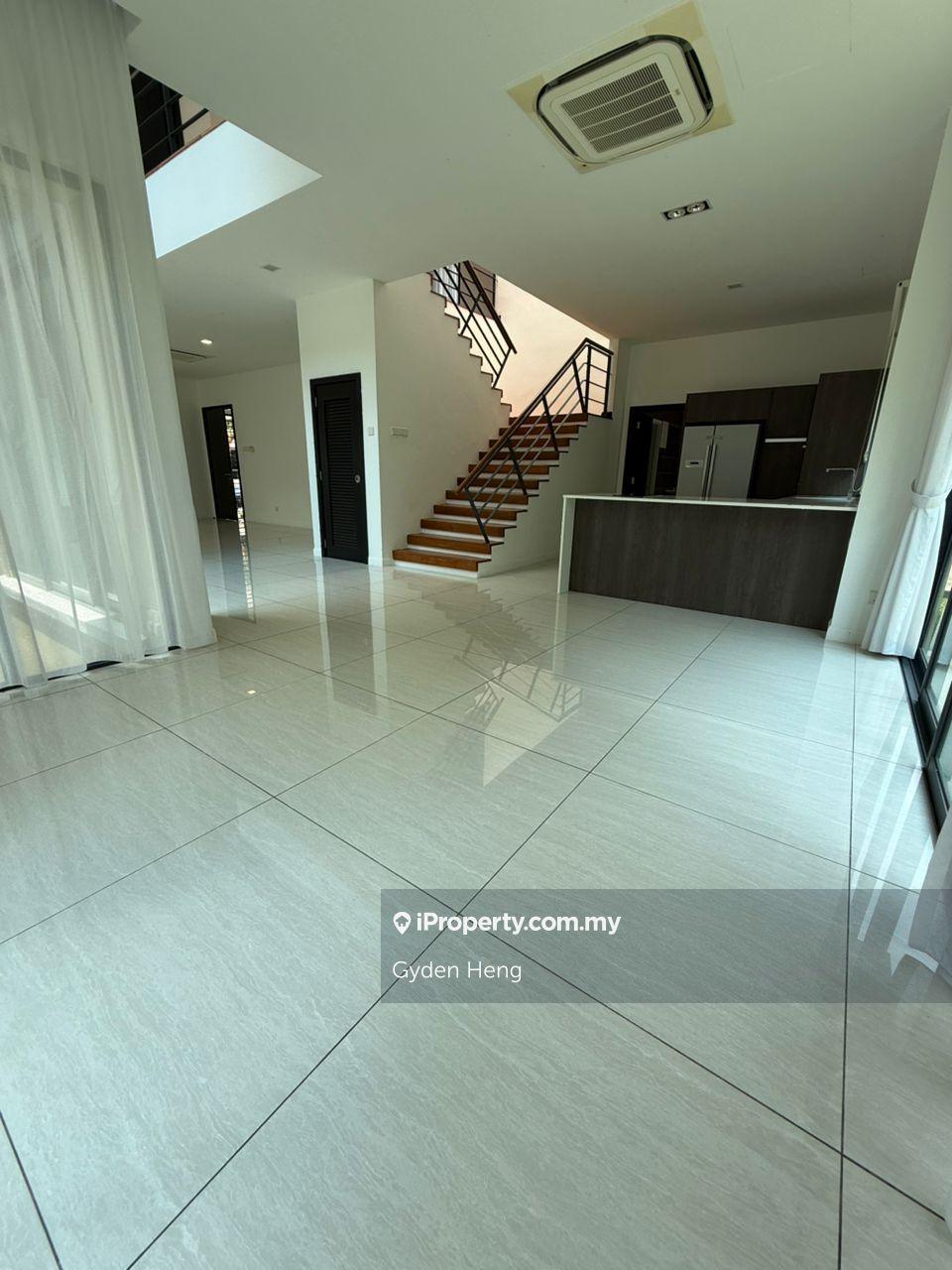 Rumah Berkembar untuk Dijual di Leisure Farm, Gelang Patah oleh Gyden Heng - iProperty.com.my