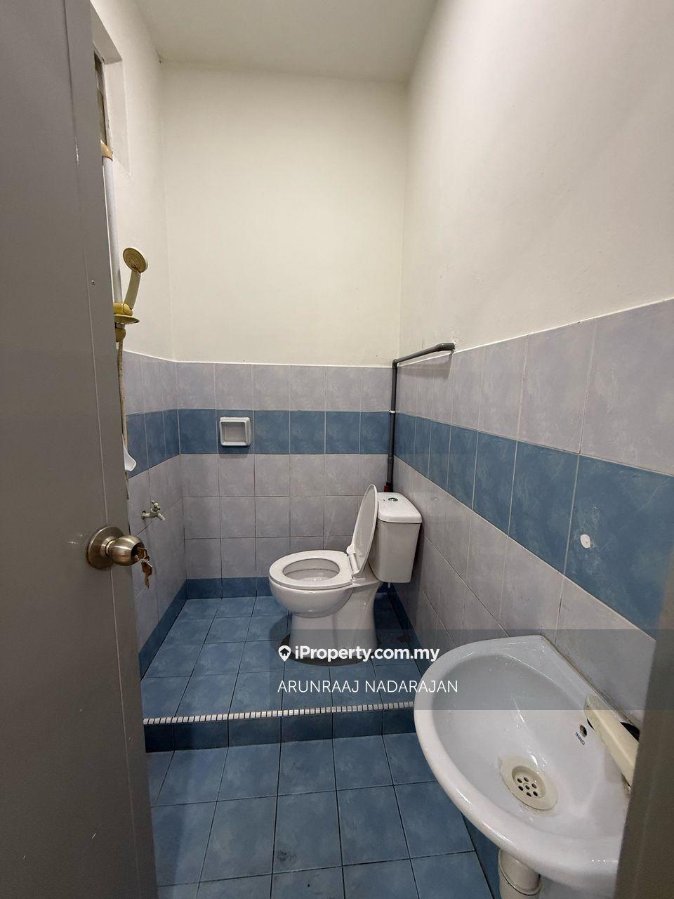 Rumah Berangkai 2 Tingkat untuk Dijual di Taman Bestari Indah, Ulu Tiram oleh ARUNRAAJ NADARAJAN - iProperty.com.my