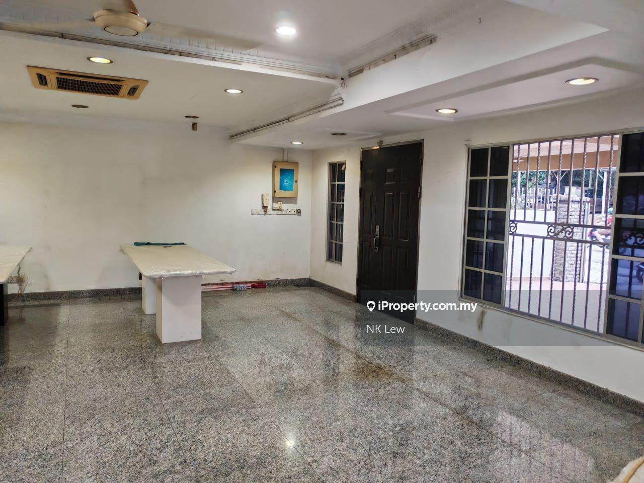 Rumah Berangkai 2 Tingkat untuk Dijual di Taman Bukit Serdang, Seri Kembangan oleh NK Lew - iProperty.com.my