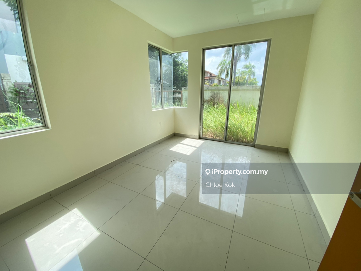 Semi-Detached House for Sale in Taman Anggun, Rawang by Chloe Kok - iProperty.com.my