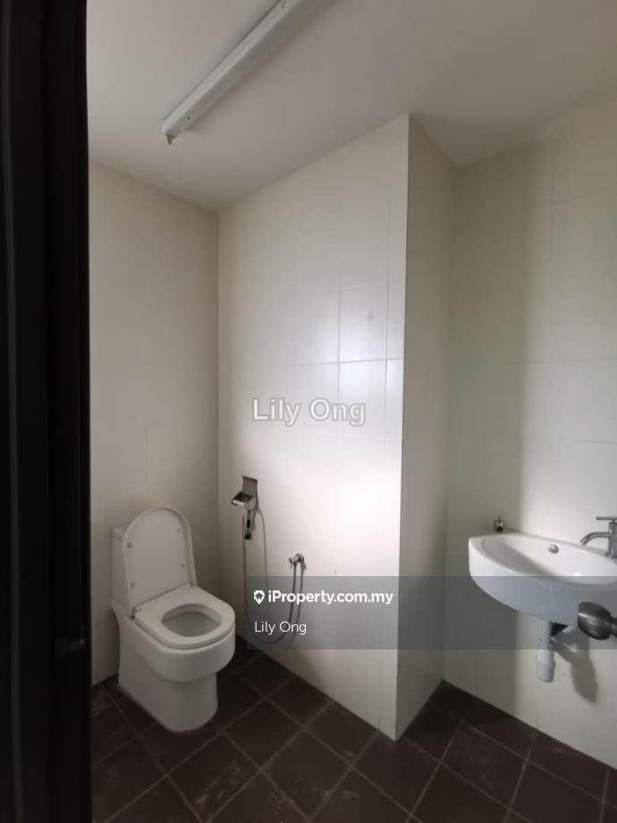 3-storey Terraced House for Sale in SOUTHBAY RESIDENCE, Batu Maung by Lily Ong - iProperty.com.my