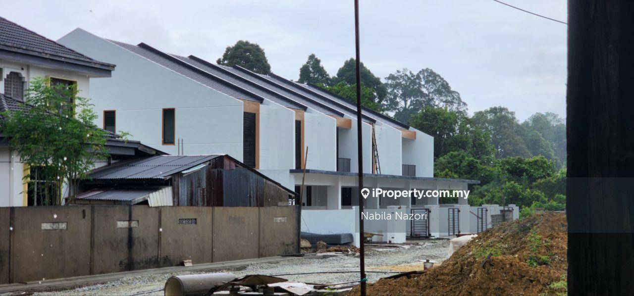 Rumah Berangkai 2 Tingkat untuk Dijual di Wakaf Bharu, Tumpat oleh Nabila Nazori - iProperty.com.my