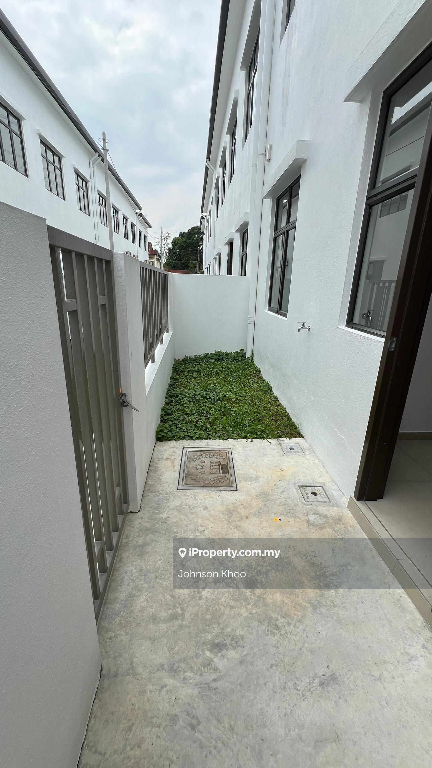 Rumah Berangkai 2 Tingkat untuk Dijual di Taman Puchong Tekali, Puchong oleh Johnson Khoo - iProperty.com.my