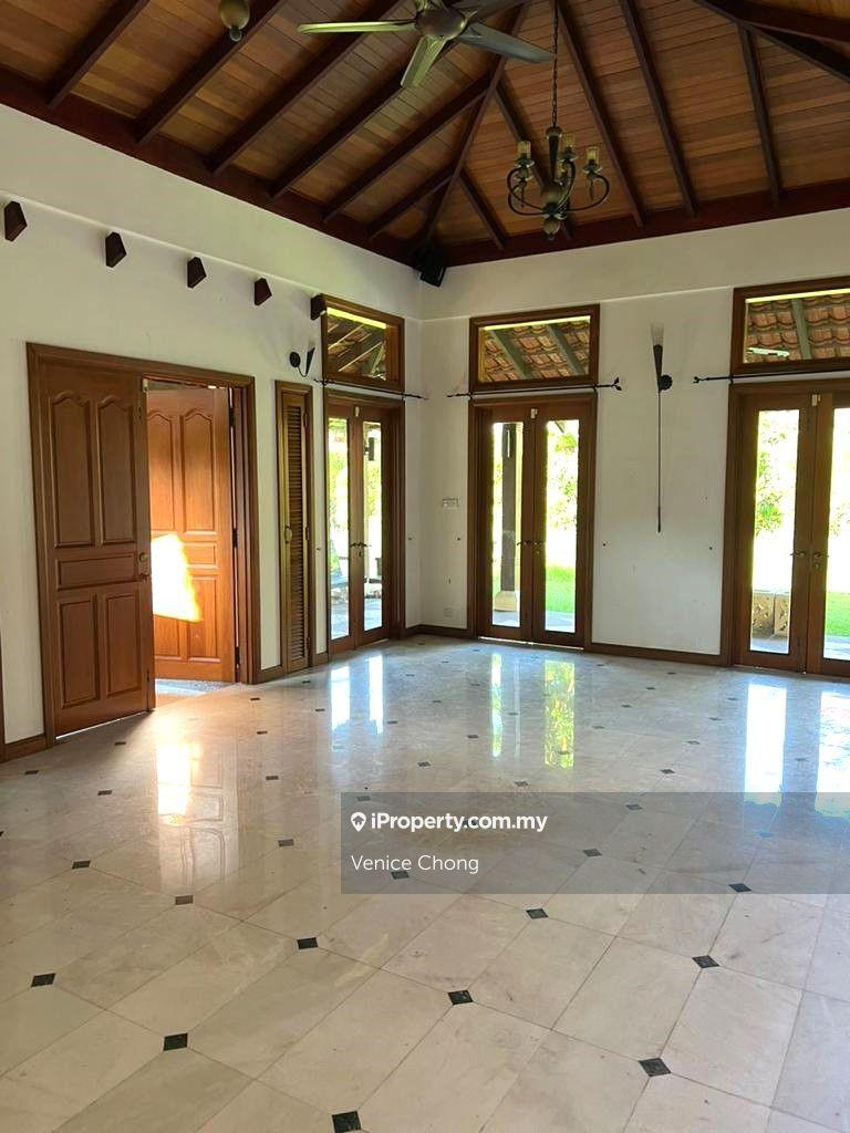 Bungalow House for Sale in Bukit Gita Bayu, Seri Kembangan by Venice Chong - iProperty.com.my