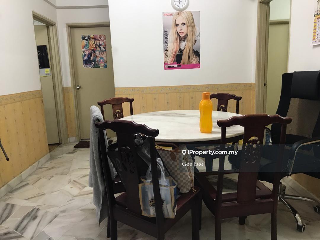 Condominium for Sale in Sri Pelangi Condominiums by Gee Lee - iProperty.com.my