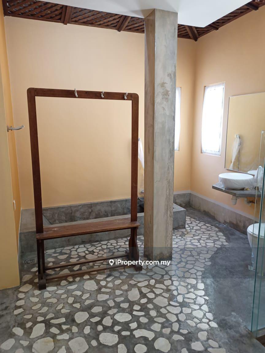 Bungalow House for Sale in Tanjung Bungah, Penang by Ederic J. Low - iProperty.com.my