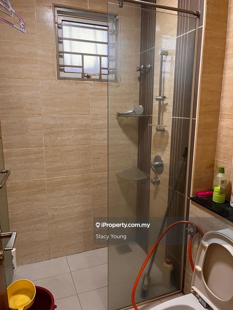 Rumah Berangkai 3 Tingkat untuk Dijual di Taman Taming Indah 2, Bandar Sungai Long oleh Stacy Young - iProperty.com.my