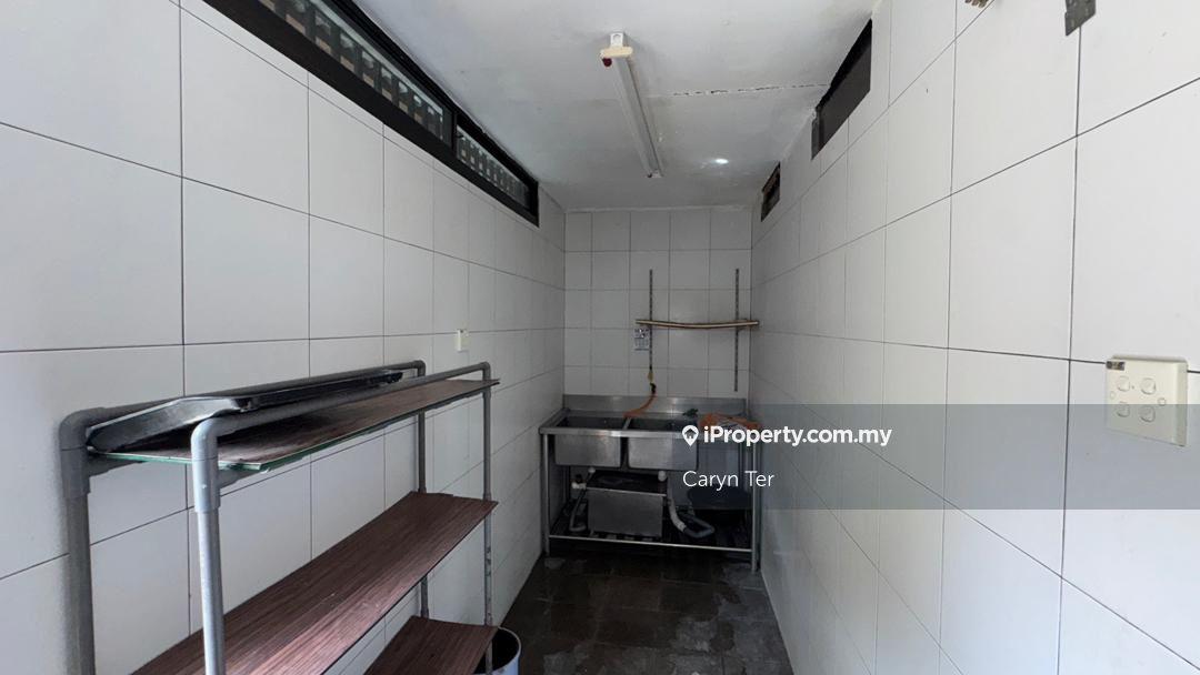 Kedai untuk Disewa di Taman Ungku Tun Aminah, Skudai oleh Caryn Ter - iProperty.com.my