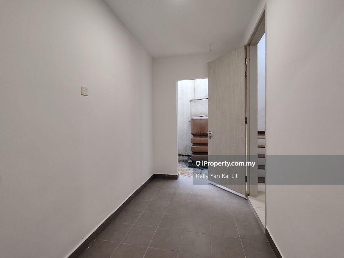3-storey Terraced House for Sale in Park Residence, Seri Kembangan by Kelly Yan Kai Lit - iProperty.com.my