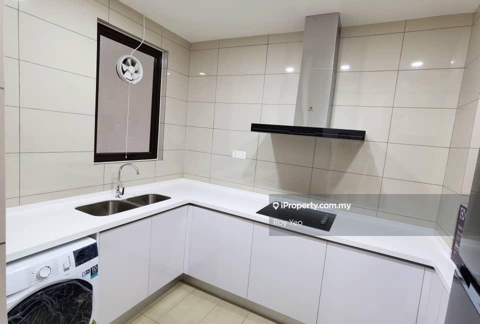 Service Residence for Rent in The Park Sky Residence by Roy Yeo - iProperty.com.my