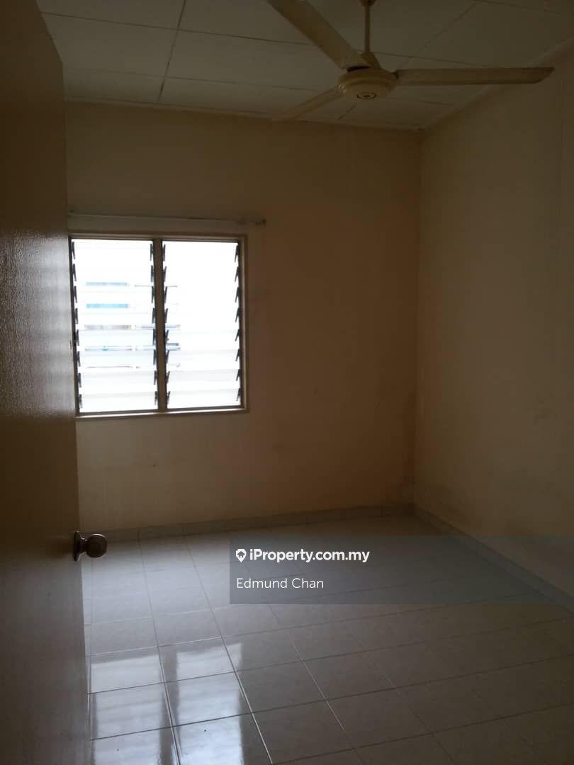 Pangsapuri untuk Dijual di Pangsapuri Merak oleh Edmund Chan - iProperty.com.my