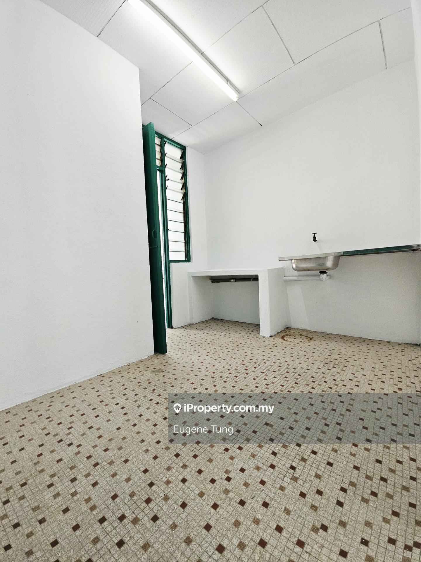 Rumah Pangsa untuk Dijual di Taman Batu Bukit oleh Eugene Tung - iProperty.com.my