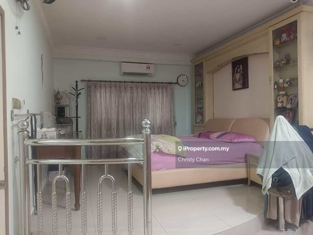 Banglo untuk Dijual di Country Heights, Kajang oleh Christy Chan - iProperty.com.my