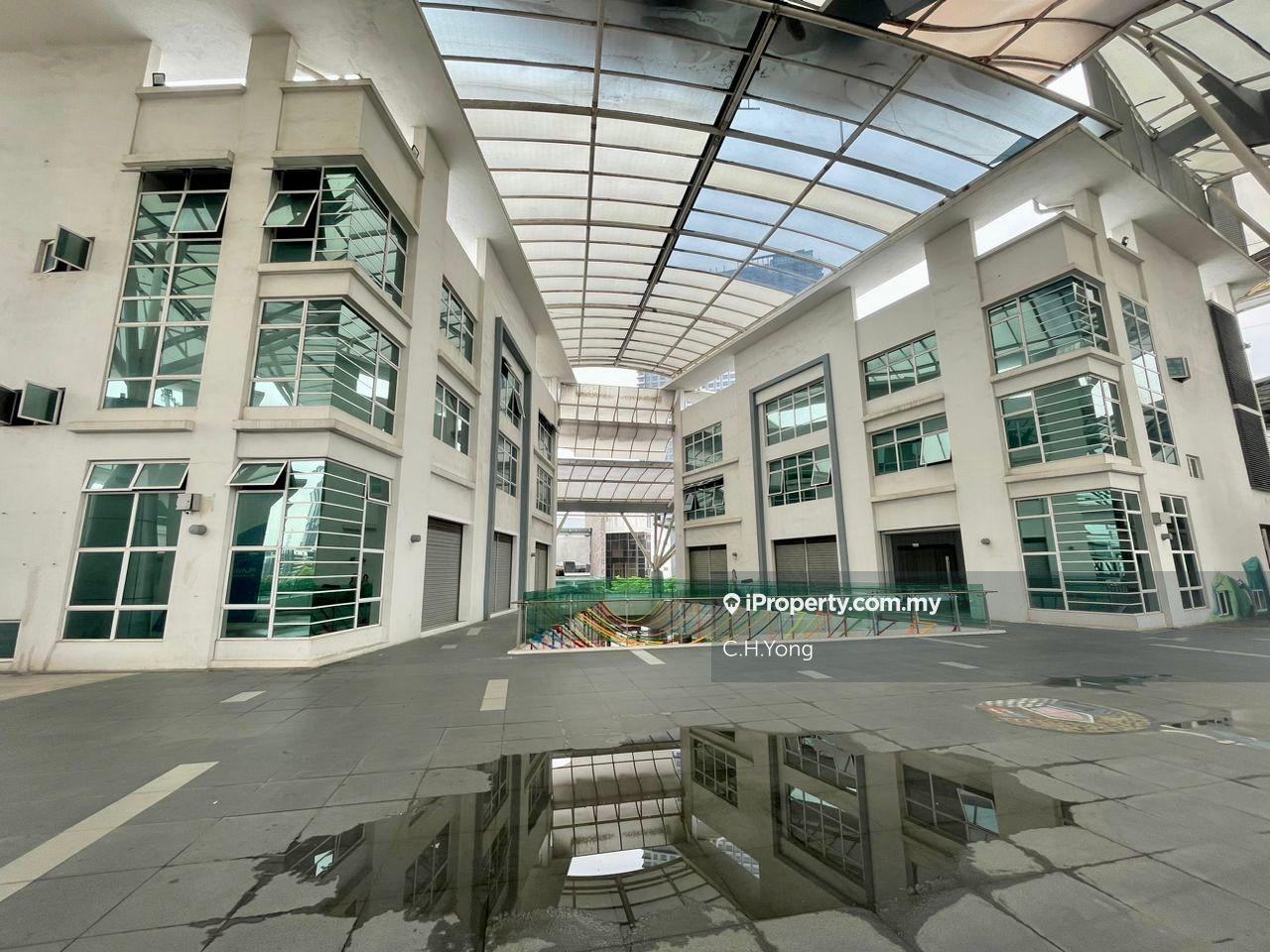 Pejabat untuk Disewa di Bandar Putra Permai, Seri Kembangan oleh C.H.Yong - iProperty.com.my