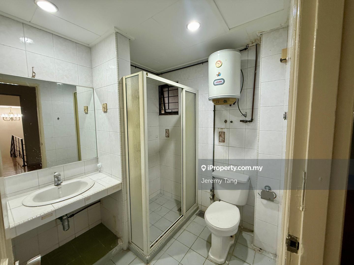 Banglo untuk Dijual di 2-storey Bungalow on Squarish Flat Land, Bangsar oleh Jeremy Tang - iProperty.com.my