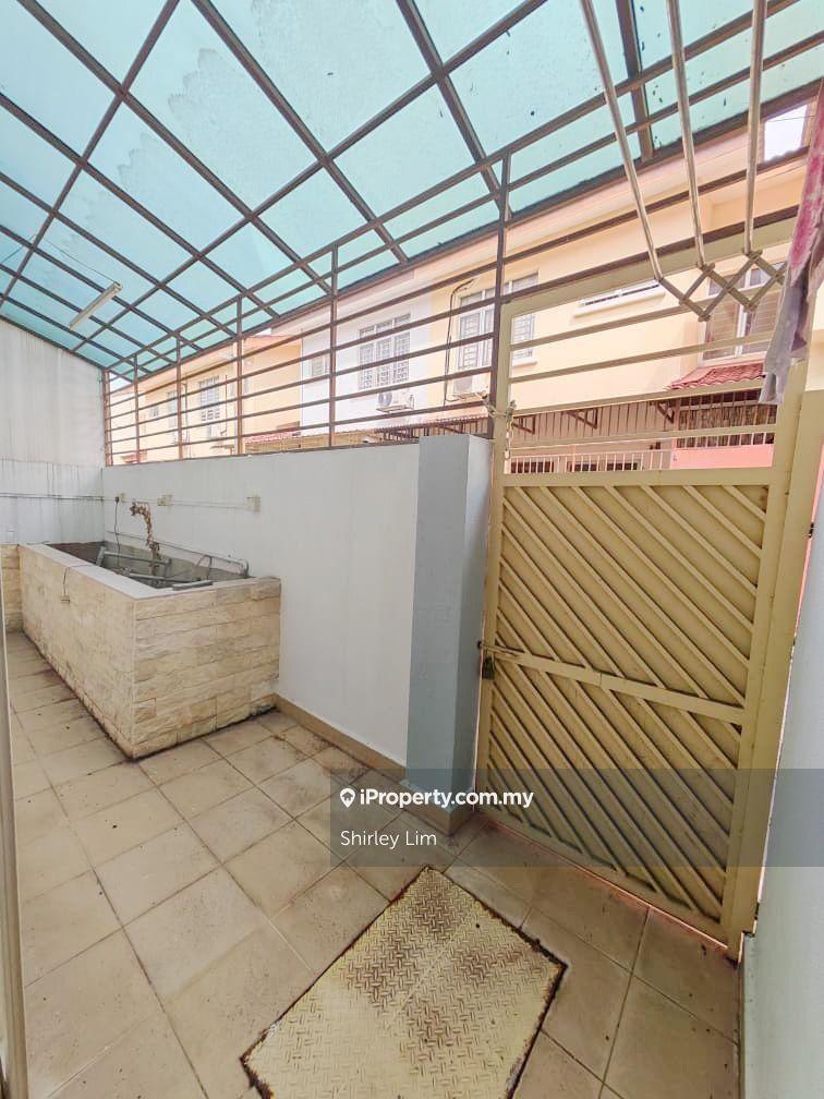 Rumah Berangkai 2 Tingkat untuk Dijual di Taman Putra Impiana, Puchong oleh Shirley Lim - iProperty.com.my
