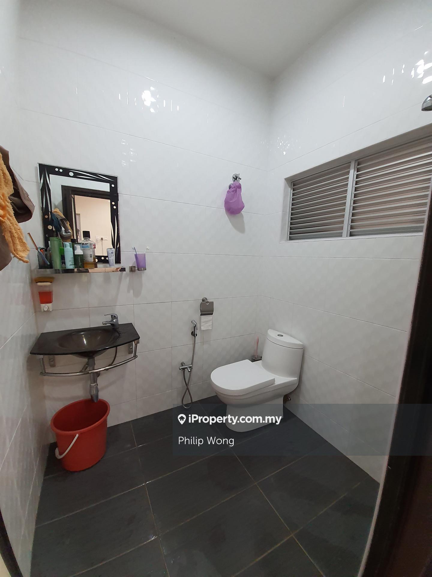 Rumah Berangkai 2 Tingkat untuk Dijual di Taman Prima Tropika, Seri Kembangan oleh Philip Wong - iProperty.com.my