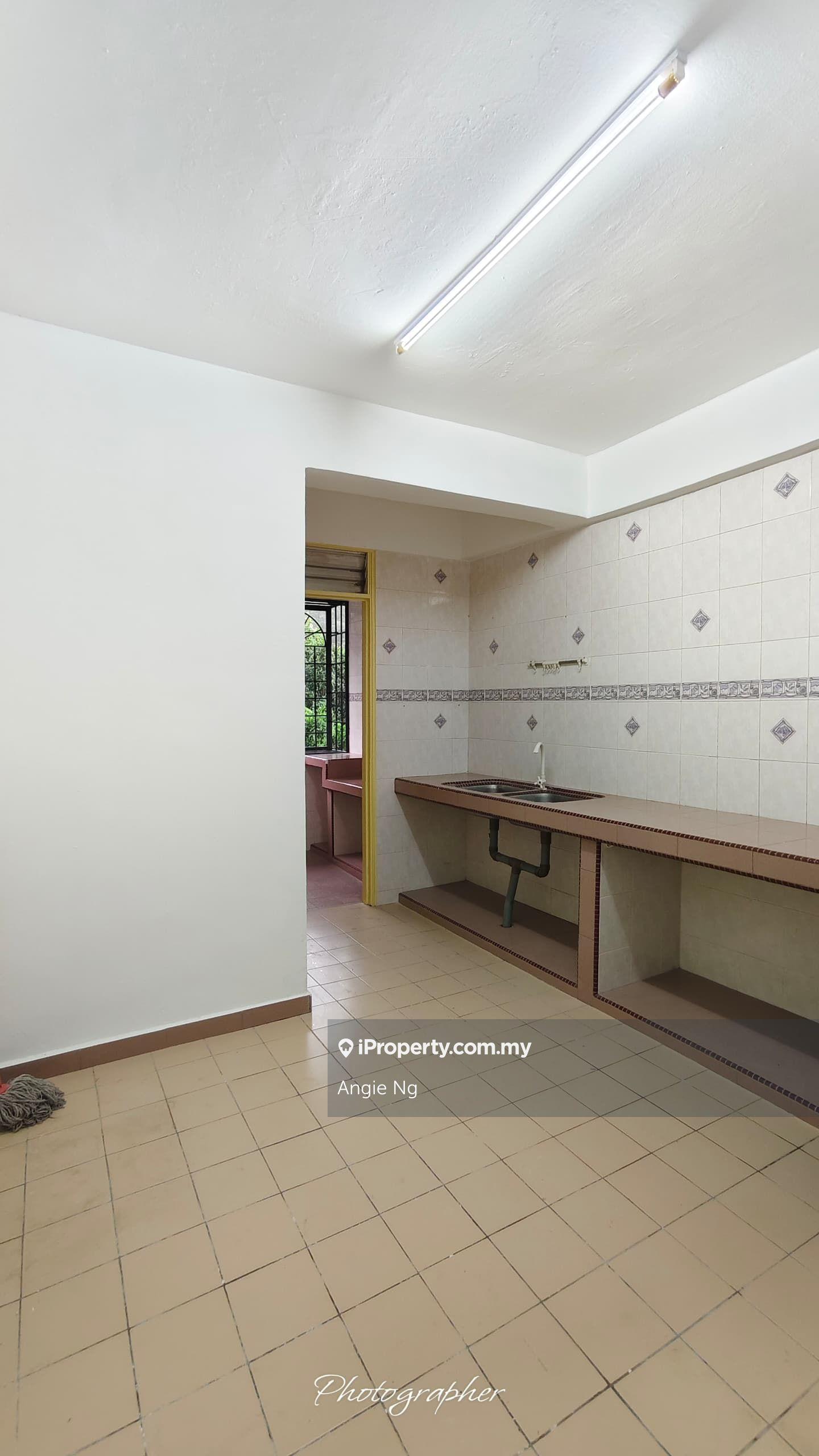 Flat for Sale in Taman Setia Rawang Flat by Angie Ng - iProperty.com.my