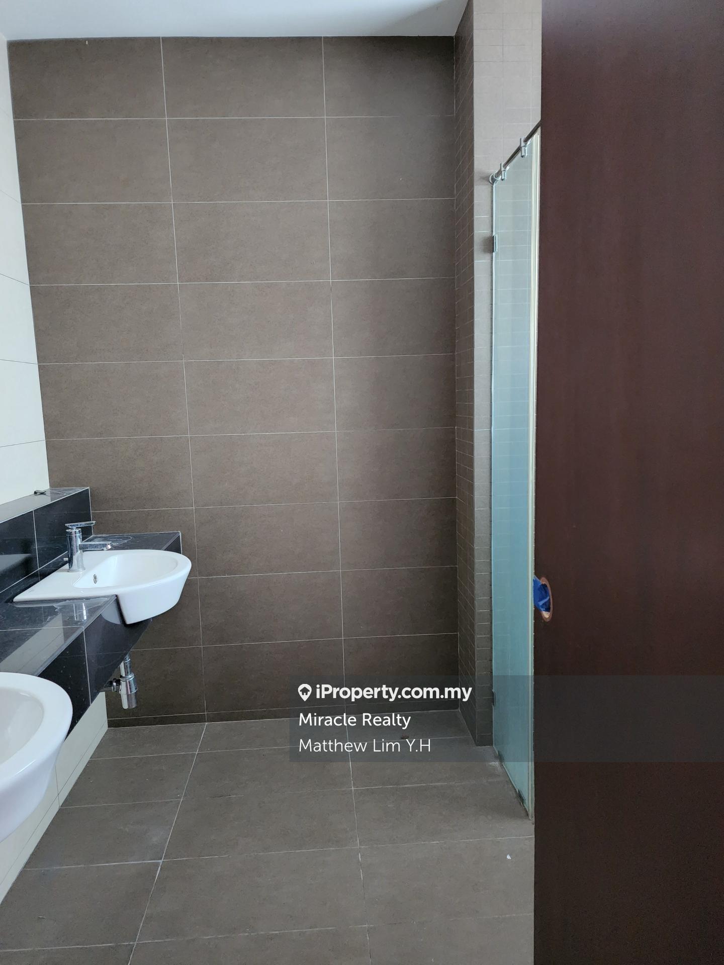 Rumah Berkembar untuk Dijual di Ambang Botanic, Klang oleh Matthew Lim Y.H - iProperty.com.my