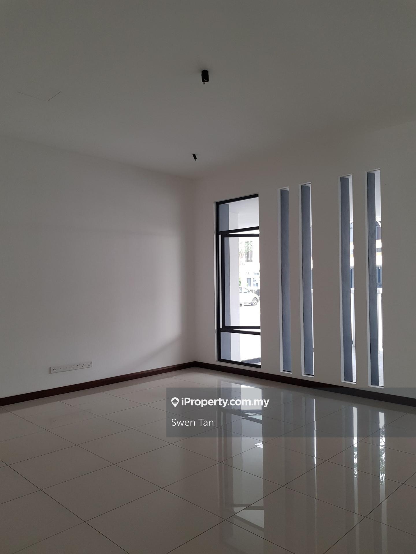 Rumah Berangkai 2 Tingkat untuk Dijual di Telok Panglima Garang, Selangor oleh Swen Tan - iProperty.com.my