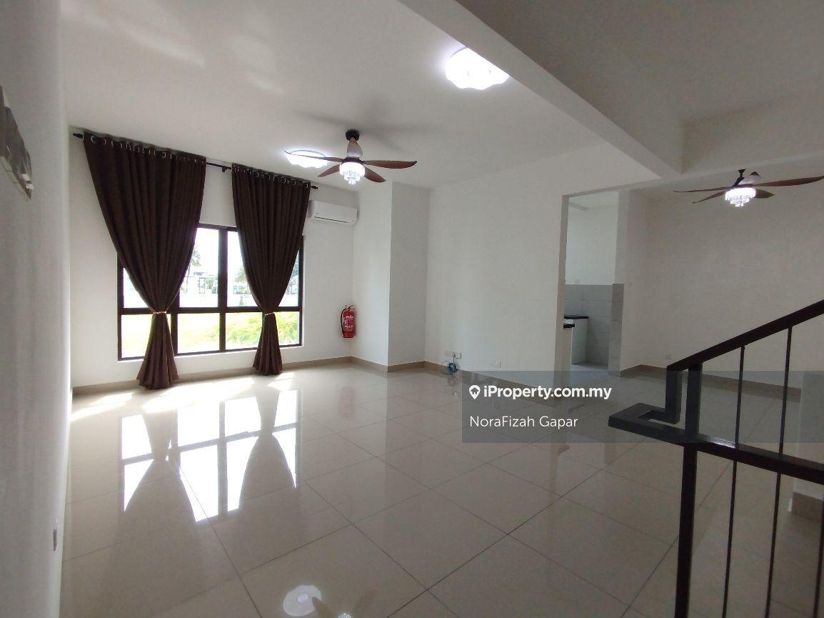 Townhouse for Sale in Kayu Ara, Selangor by NoraFizah Gapar - iProperty.com.my