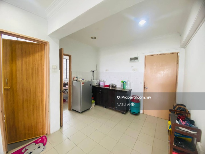 Pangsapuri untuk Dijual di Saujana Ria / Sri Saujana oleh NAZLI AMIN - iProperty.com.my
