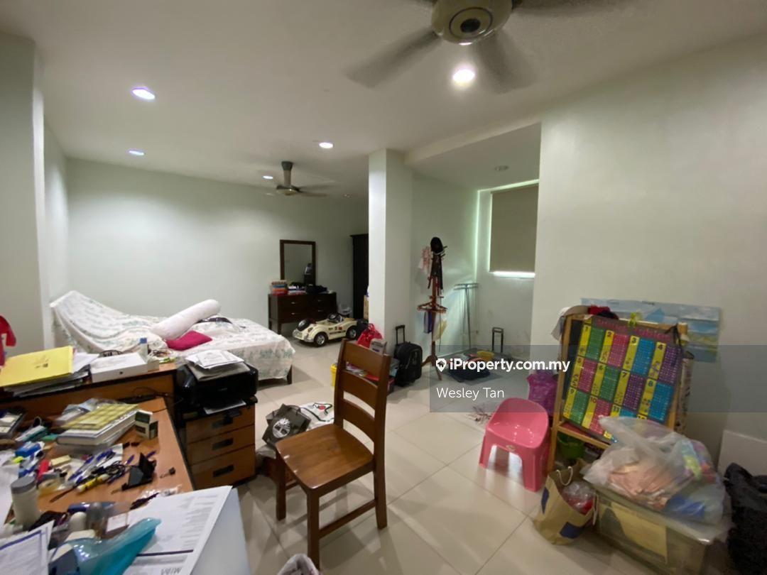 Rumah Berangkai 2 Tingkat untuk Dijual di Taman Merak Mas 2 Storey Corner Big Land For Sale, Bukit Baru oleh Wesley Tan - iProperty.com.my