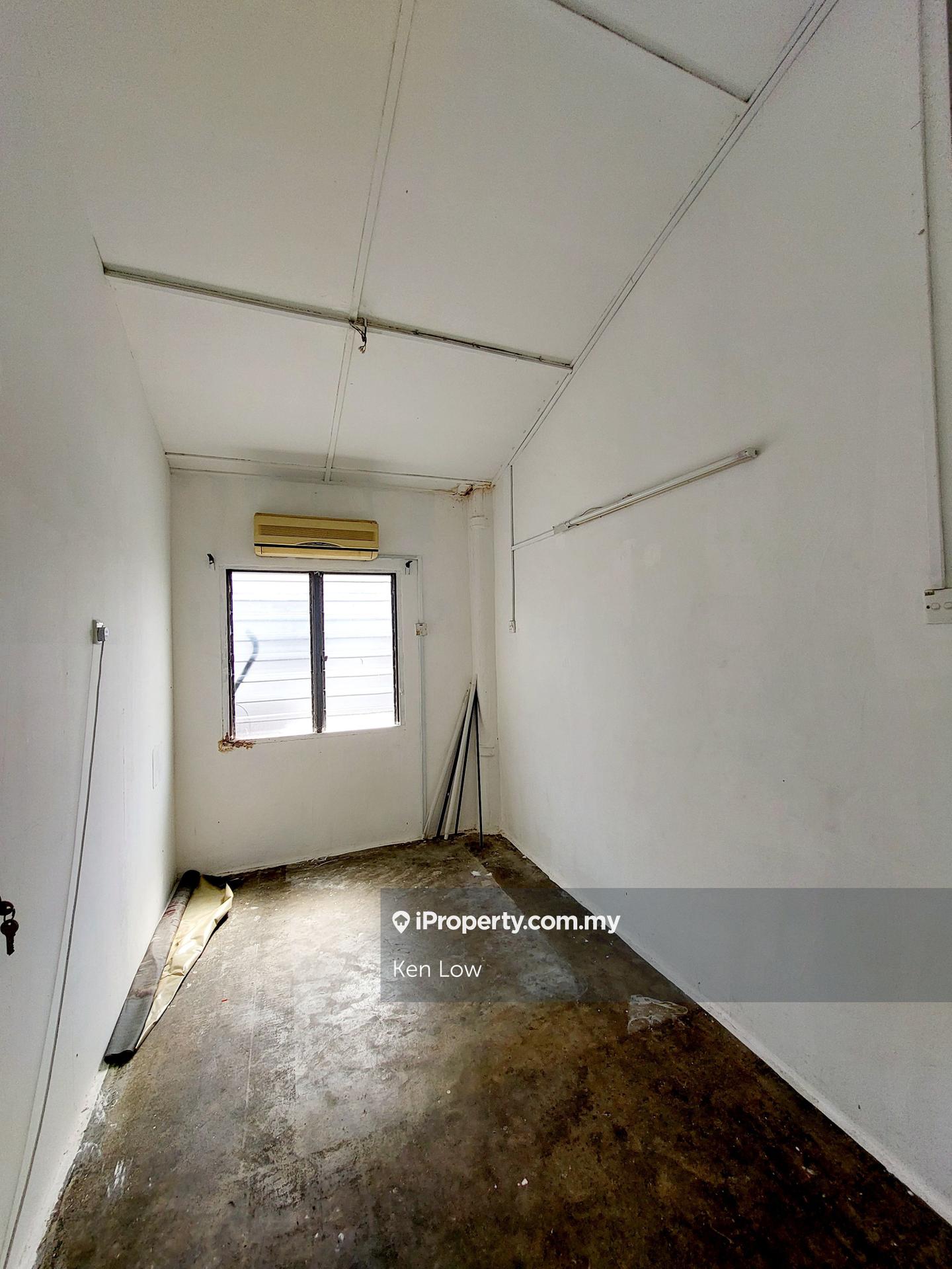 Rumah Berangkai 2 Tingkat untuk Disewa di Taman Bukit Kajang Baru, MRT, Kajang oleh Ken Low - iProperty.com.my