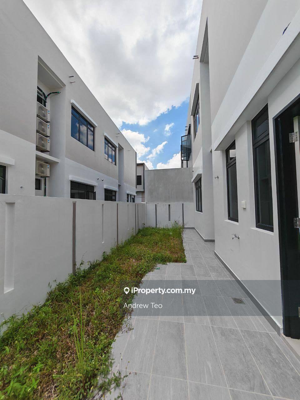 Rumah Berkembar untuk Dijual di Taman Sutera, Johor Bahru oleh Andrew Teo - iProperty.com.my