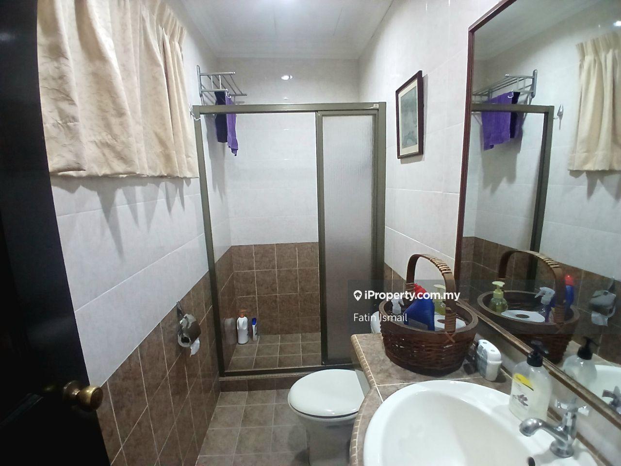 Rumah Berangkai 3 Tingkat untuk Dijual di Taman Dataran Ukay, Ulu Kelang oleh Fatin Ismail - iProperty.com.my