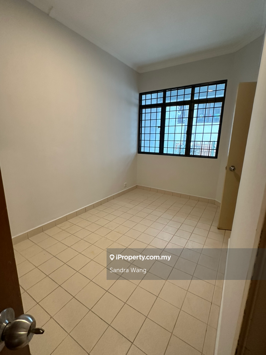 2.5-storey Terraced House for Sale in Bandar Utama 6, Bandar Utama by Sandra Wang - iProperty.com.my