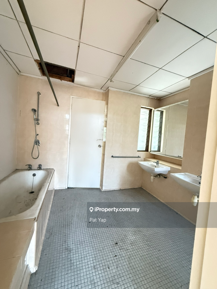 Bungalow House for Sale in Ampang Hilir, Ampang by Pat Yap - iProperty.com.my