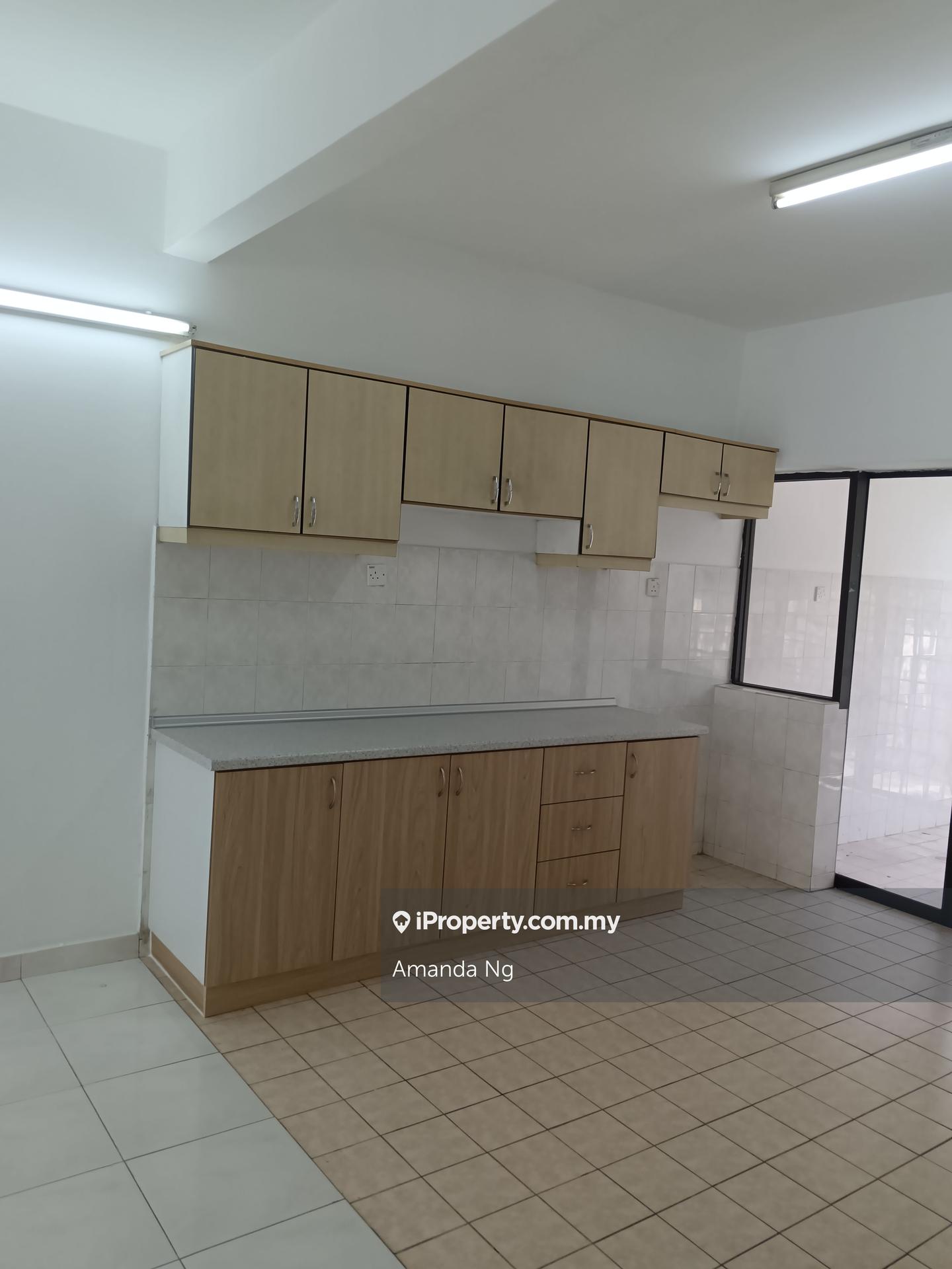 Rumah Berangkai 2 Tingkat untuk Disewa di Bandar Utama BU11, Bandar Utama oleh Amanda Ng - iProperty.com.my